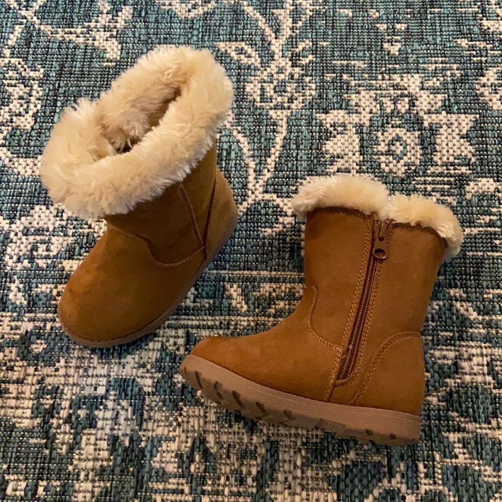 Cat & Jack Leah Winter Style Boots